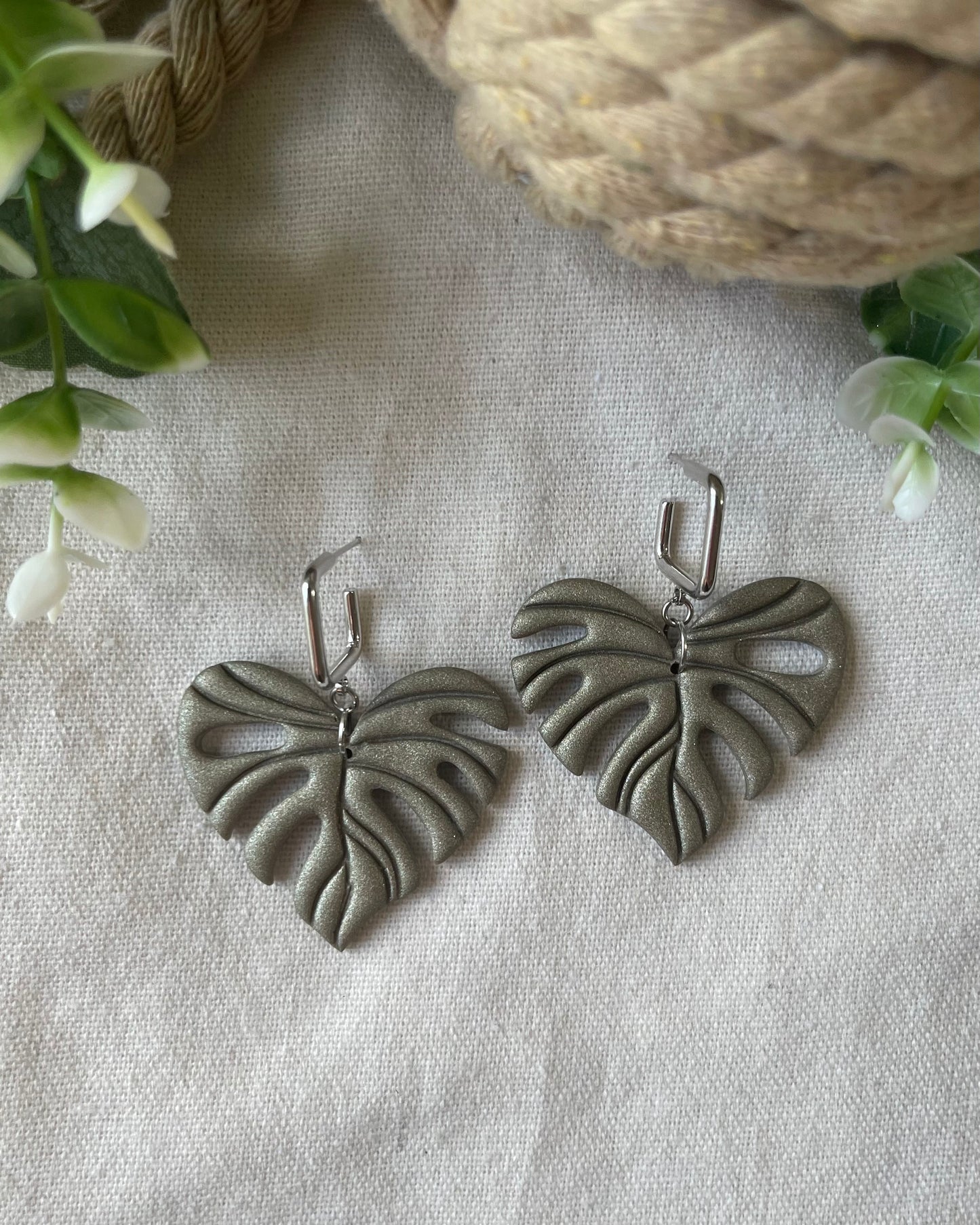 Monstera Hearts
