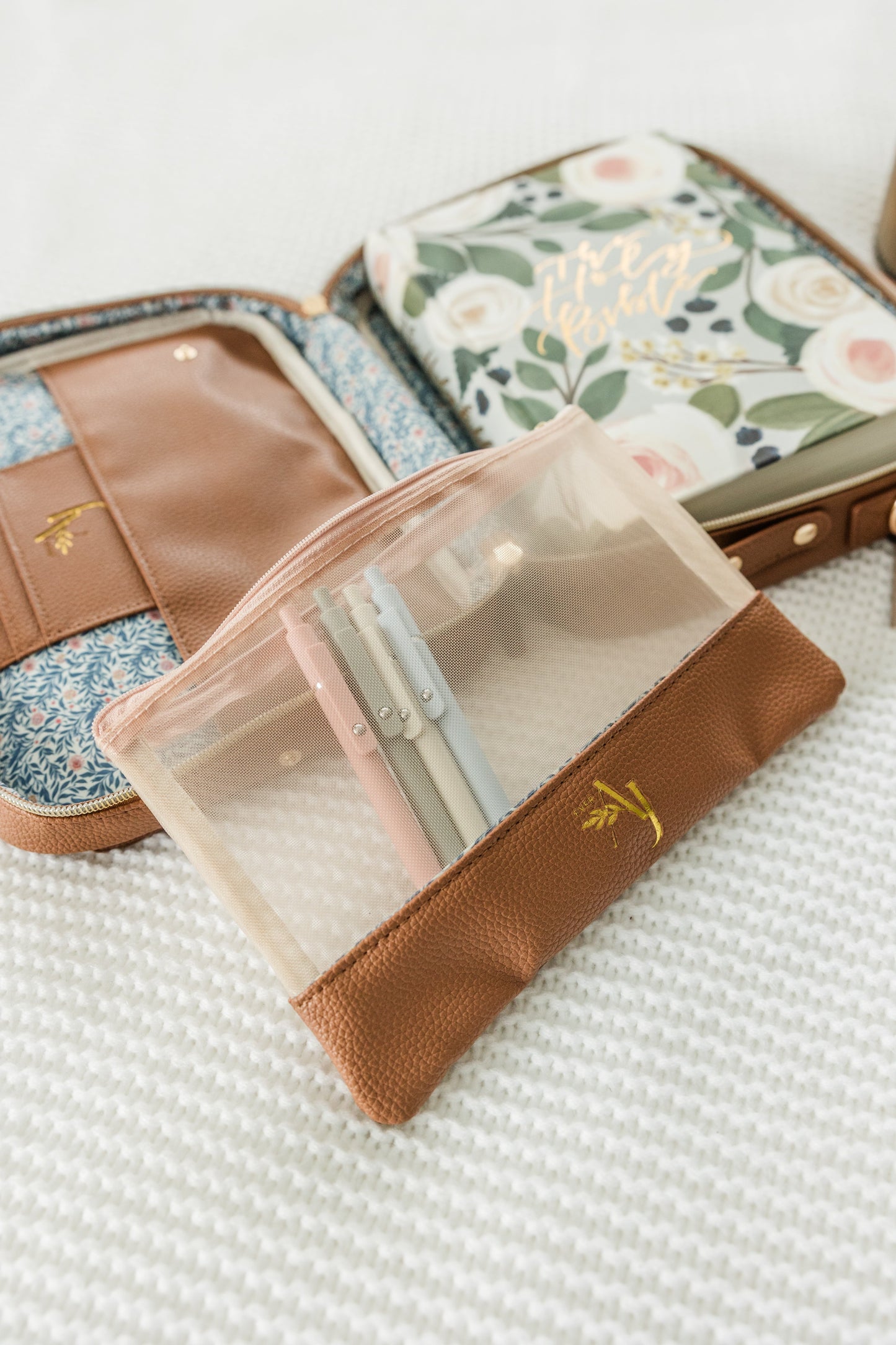 Bible Crossbody Bag (large capacity) - Almond