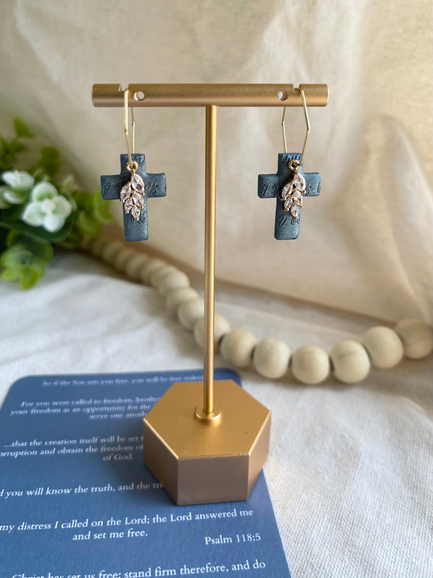 Scripture Cross: Freedom