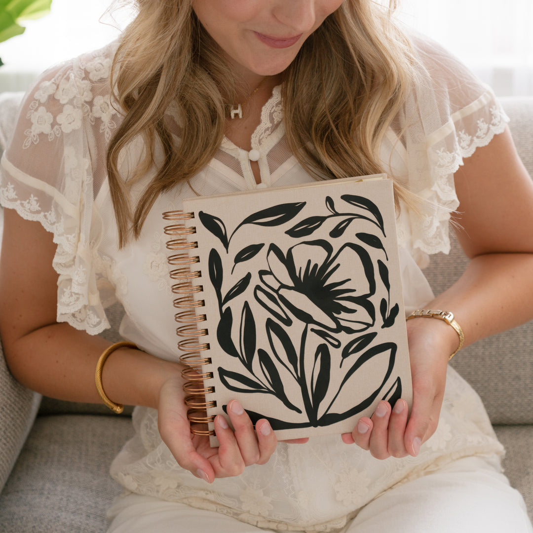 12-Month Undated Spiral Planner: Magnolia Springs
