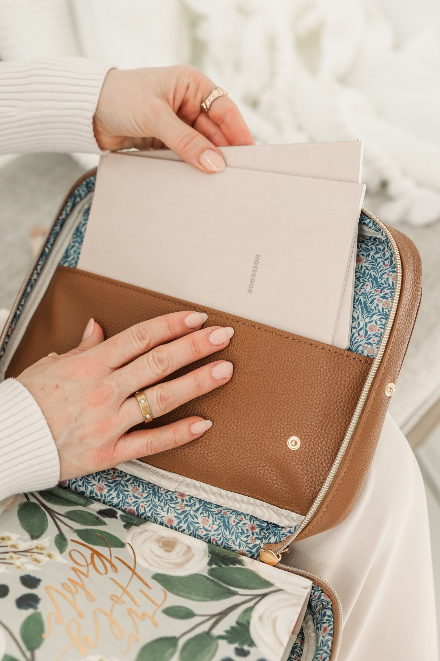 Bible Crossbody Bag (large capacity) - Almond