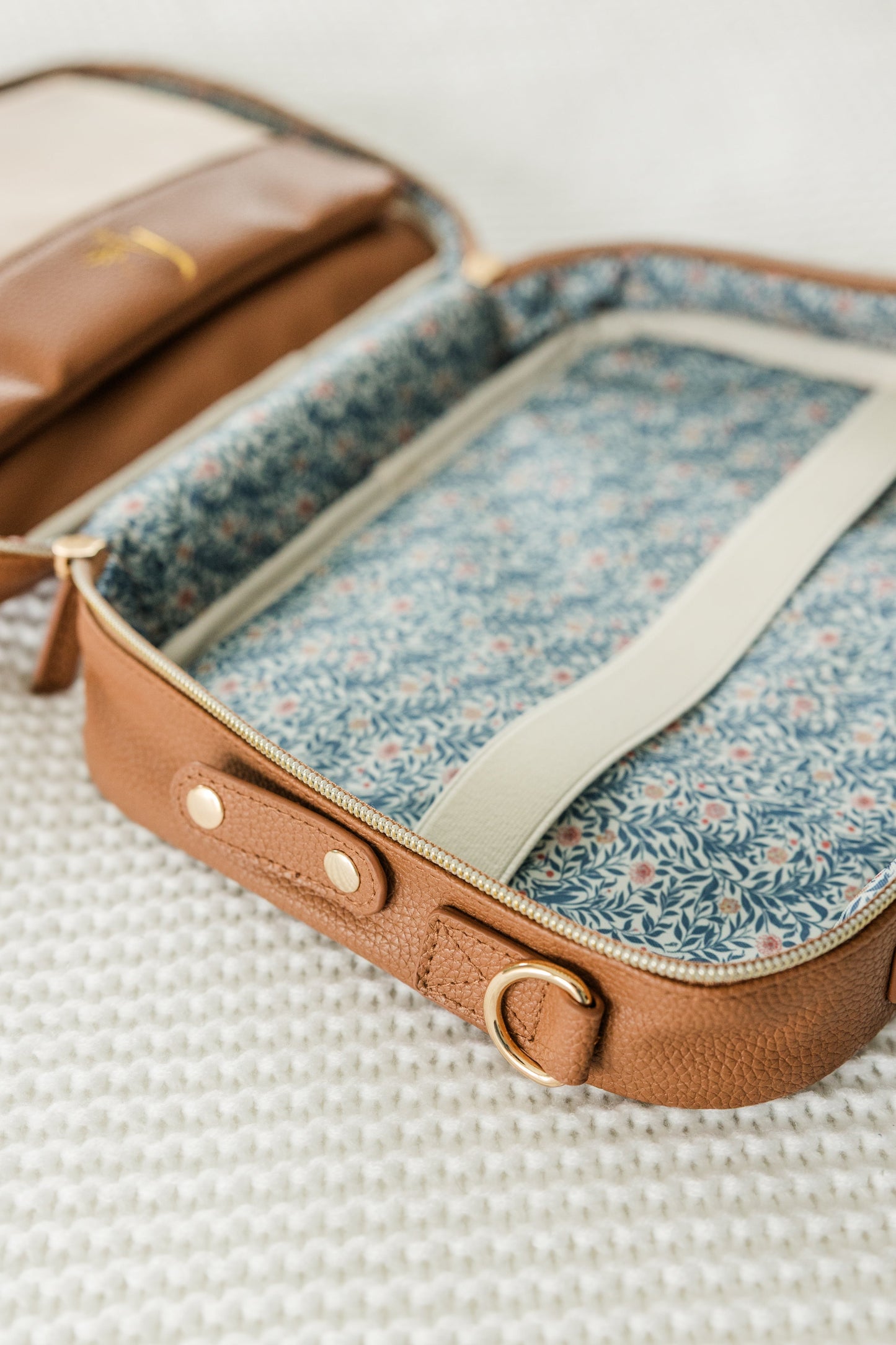 Bible Crossbody Bag (large capacity) - Almond